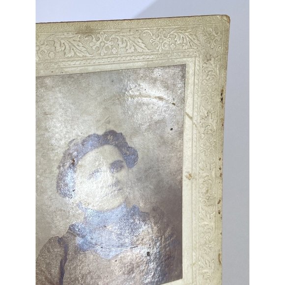 c1870 Cabinet Card Photo Young Woman Light Eyes Velvet High Neck Massie Read - Picture 5 of 8